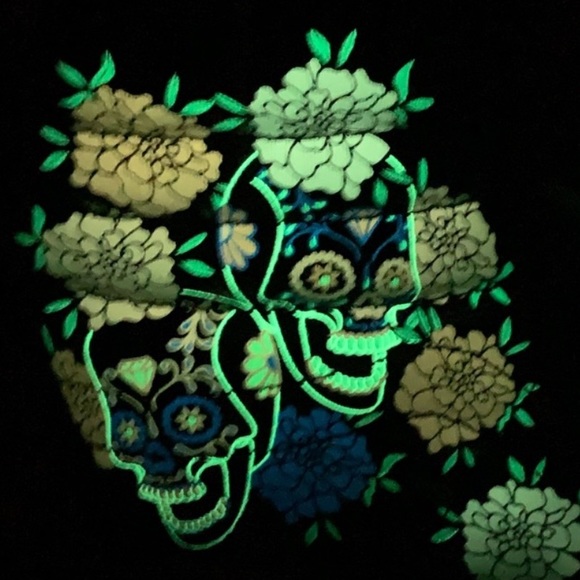 Fans off the wall, dia de Muertos glow in the dark size 10.5 - Picture 5 of 6